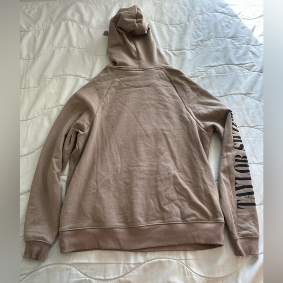Taylor Swift Hoodie - Picture 4 of 4